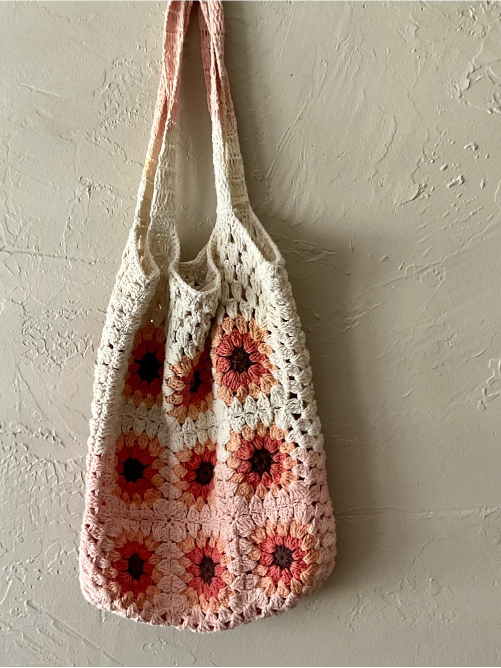 American flirt Crochet Shoulder Bag in Cream & Peach Sunburst